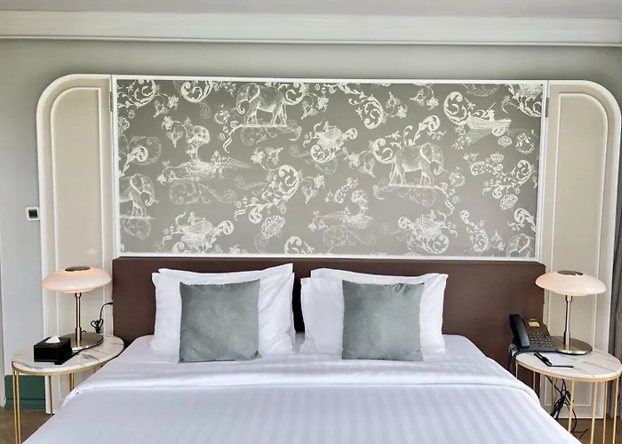 Отель The Quarter Chaophraya By Uhg - Riverfront Hotel, Walk To Iconsiam 4*