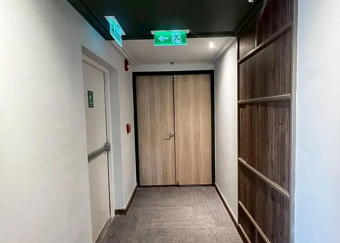 Отель The Quarter Chaophraya By Uhg - Riverfront Hotel, Walk To Iconsiam 4*