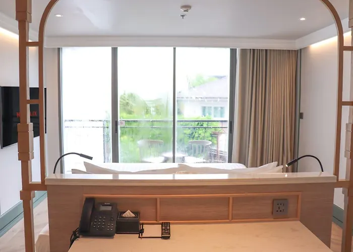 Отель The Quarter Chaophraya By Uhg - Riverfront Hotel, Walk To Iconsiam 4*