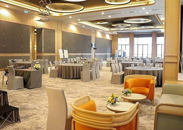 The Quarter Chaophraya By Uhg - Riverfront Hotel, Walk To Iconsiam