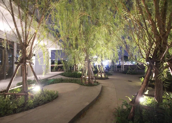 Hotel The Quarter Chaophraya By Uhg - Riverfront Hotel, Walk To Iconsiam